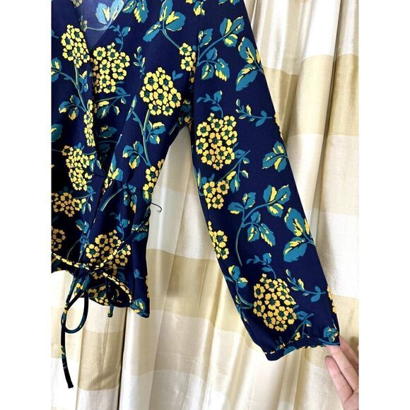 J. Crew Navy Blue Floral Long Sleeve Wrap Blouse Sz 6 EUC // office / dressy - Picture 9 of 11